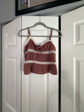 Aéropostale Women's Dusty Rose Sleeveless Cami Tank Top with Lace Trim
